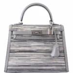 Hermès Rare Collectible 2001 Kelly 25 Sellier Gris Perle Box Calf & Vibrato Palladium Hardware