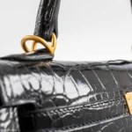 Hermès Rare Collectible 2019 Kelly 25 Sellier Black Shiny Alligator Mississippiensis Brushed Gold Hardware