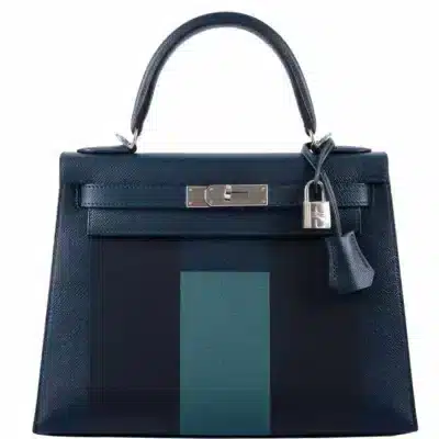 Hermès Rare Collectible 2019 Kelly 28 Sellier Vert Cypres/Blue Obscur/Malachite Clemence, Sombrero & Epsom Kellygraphie ‘H’ Lettre Palladium Hardware