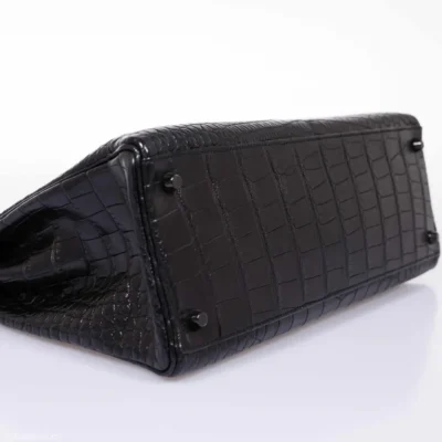 Hermès Rare Collectible Kelly 35 SO Black Matte Alligator Mississippiensis Black Hardware luxury bags