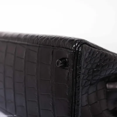 Hermès Rare Collectible Kelly 35 SO Black Matte Alligator Mississippiensis Black Hardware luxury bags